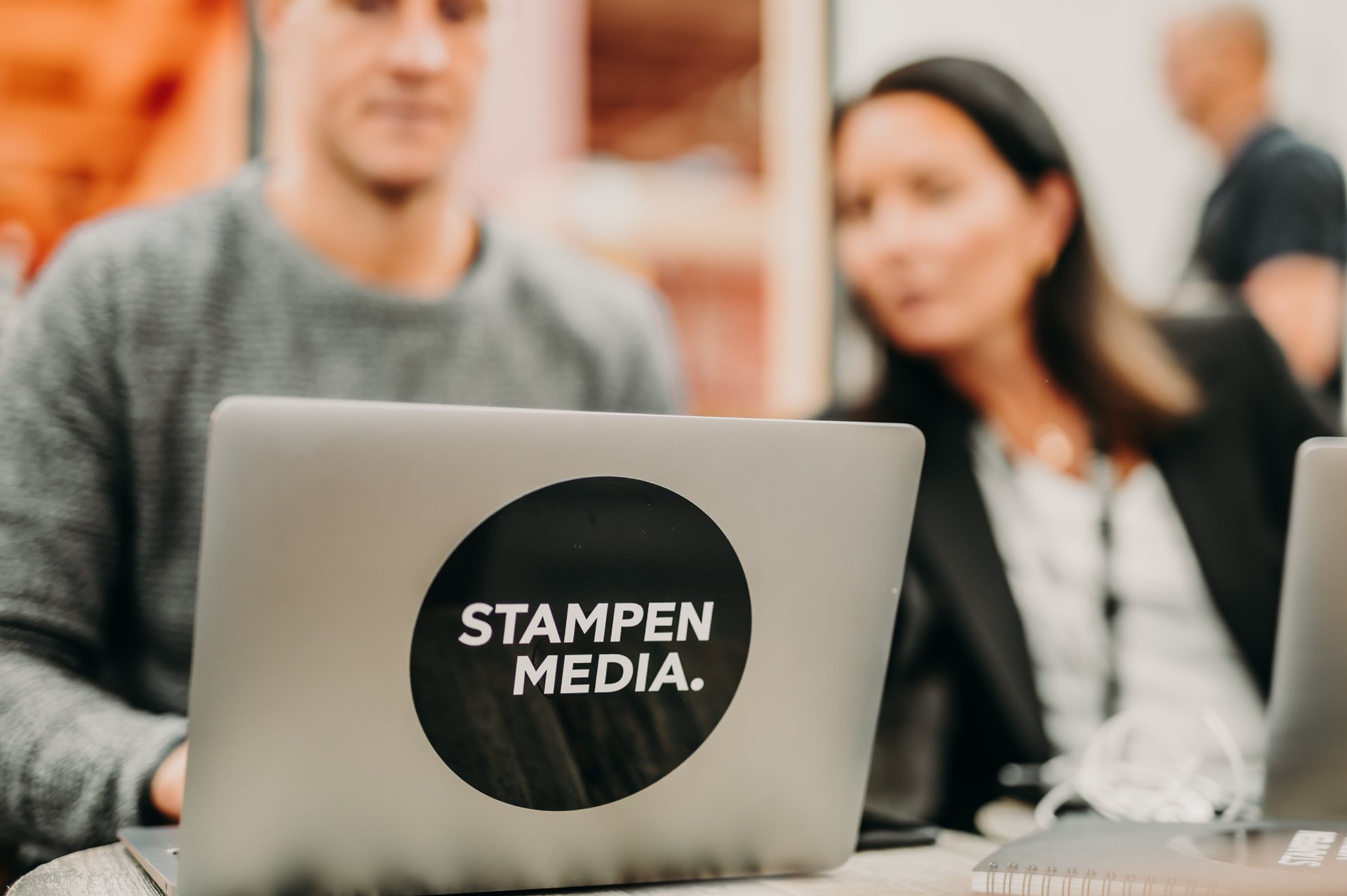 Stampen media möte vid bord 2